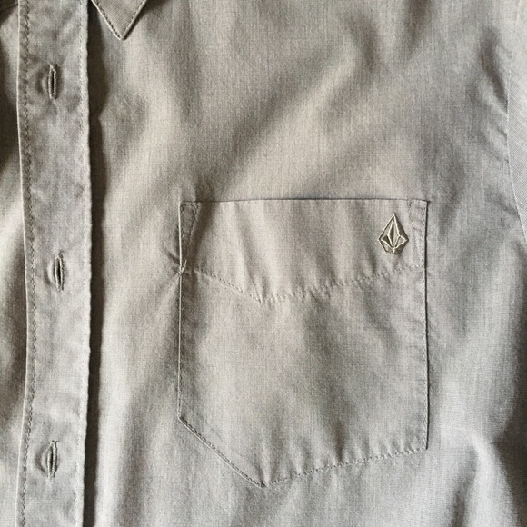 Men's volcom dress shirt size medium - Picture 2 of 4